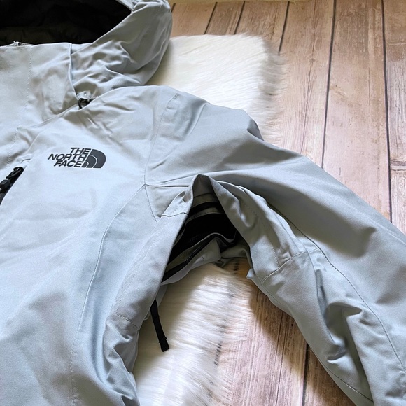 The North Face Women’s Gatekeeper Jacket - Picture 5 of 11